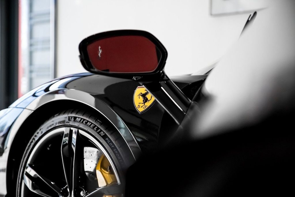 Ferrari 296 GTS 2024