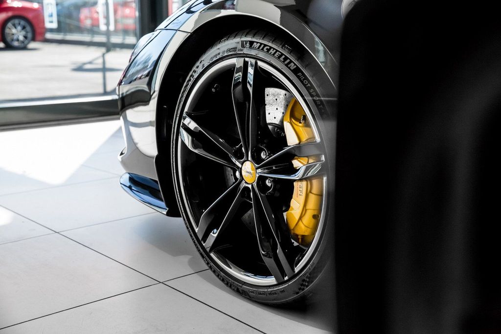 Ferrari 296 GTS 2024