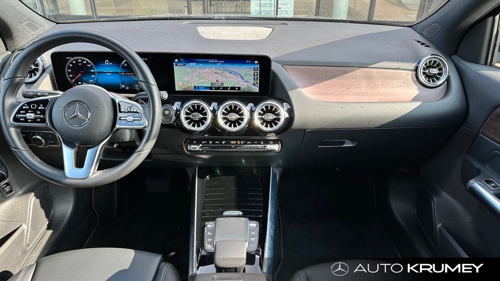 Mercedes-Benz EQA 2021