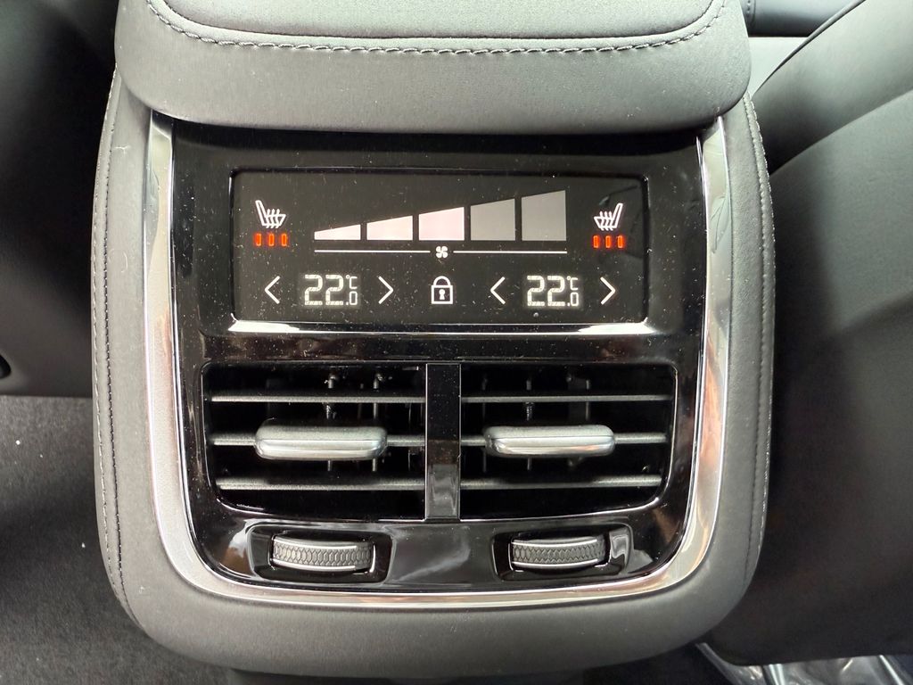 Volvo XC90 2025