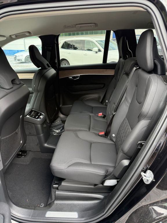 Volvo XC90 2025