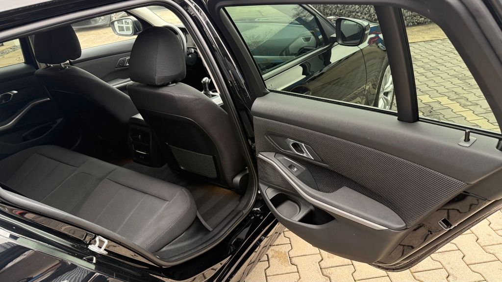 BMW 318 2020