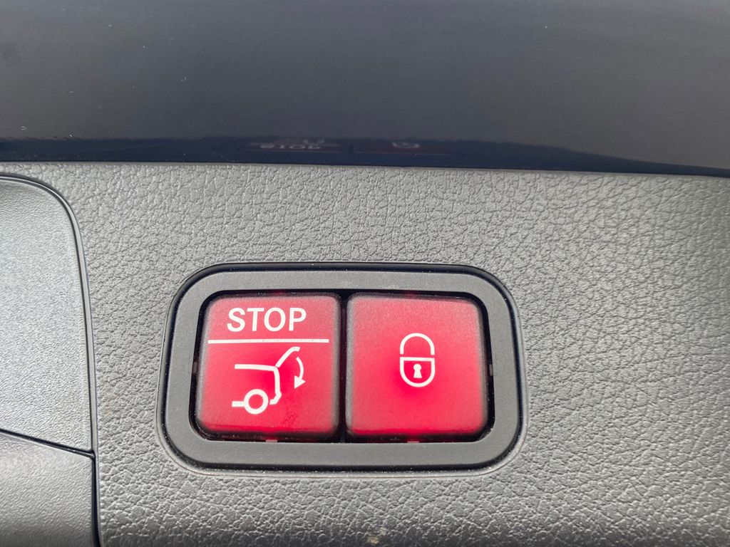 Mercedes-Benz GLB 200 2020