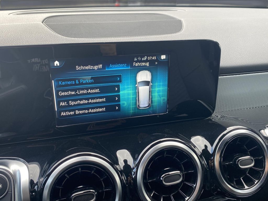 Mercedes-Benz GLB 200 2020