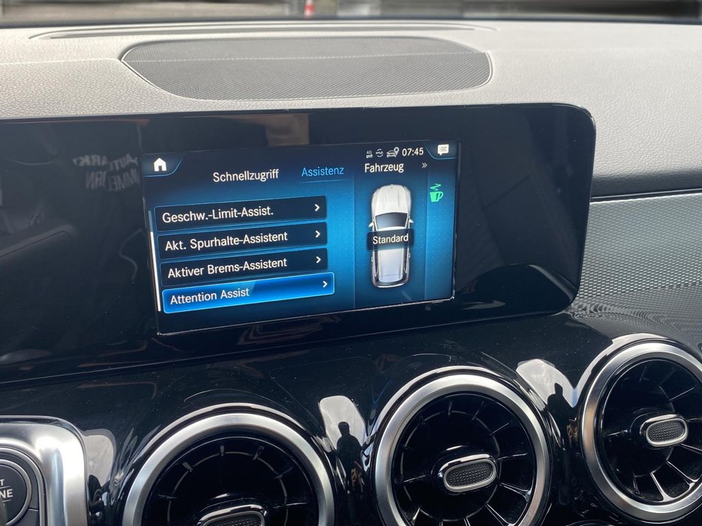 Mercedes-Benz GLB 200 2020