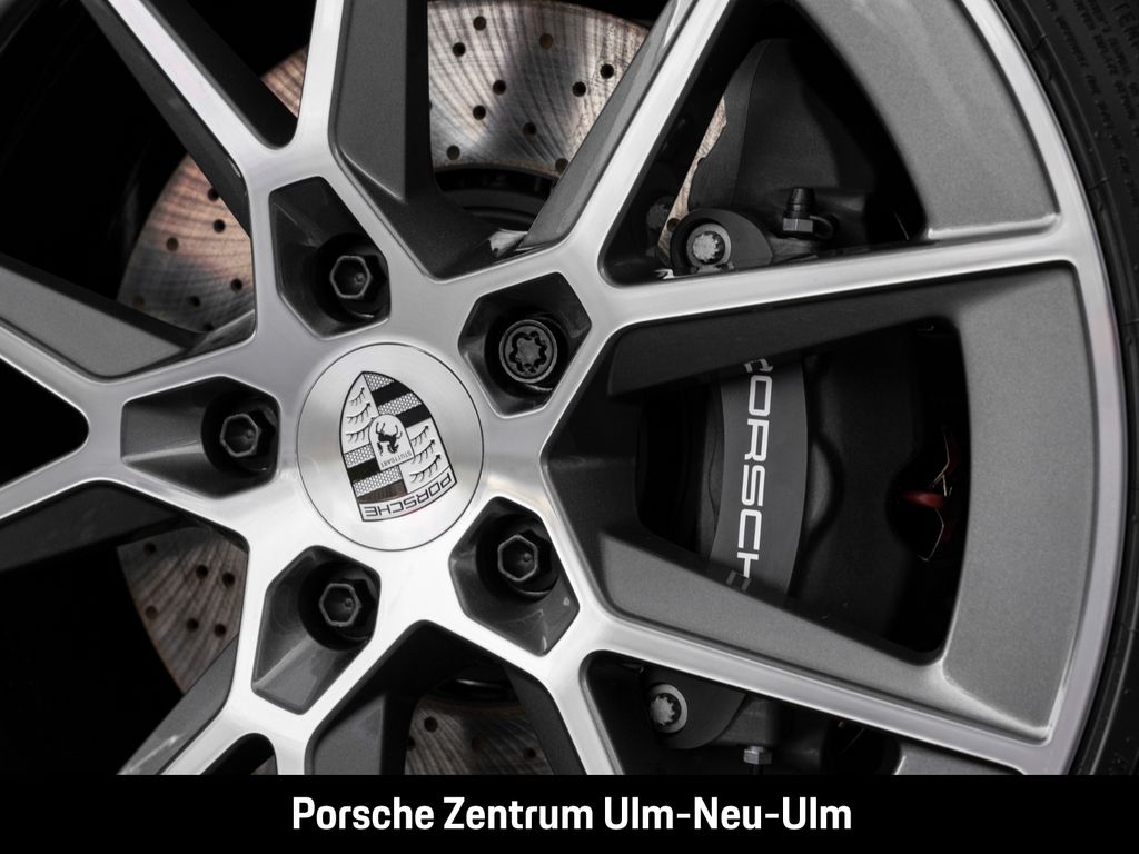 Porsche 992 2025