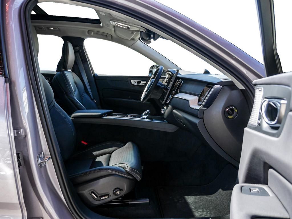Volvo XC60 2025