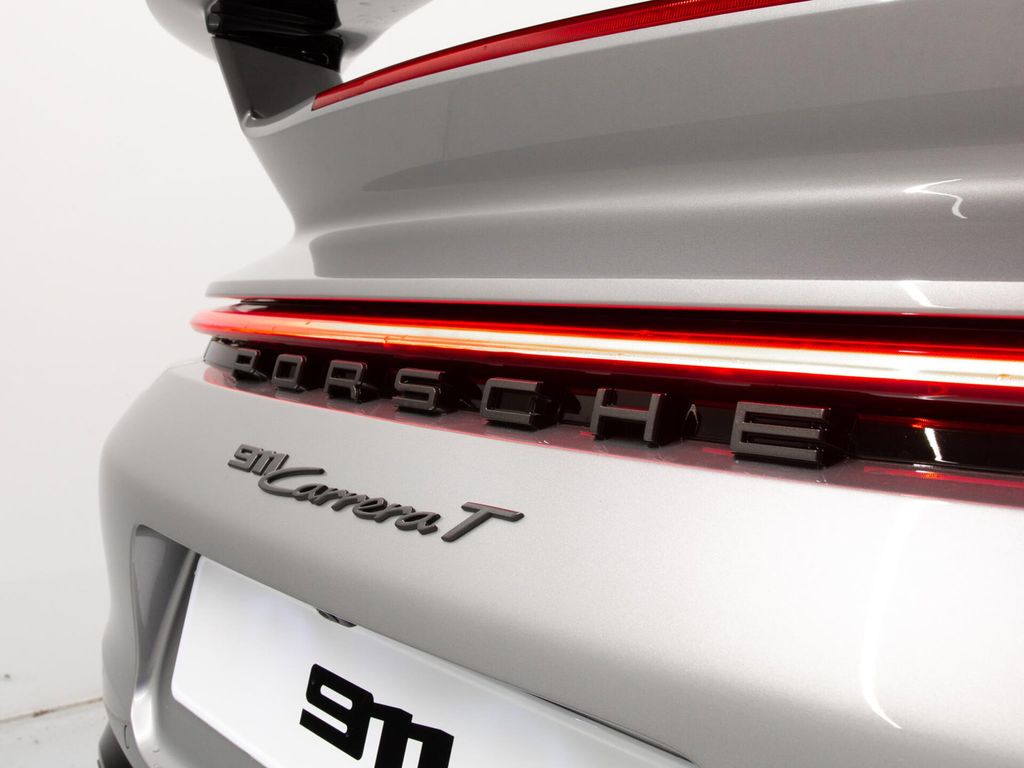 Porsche 992 2025