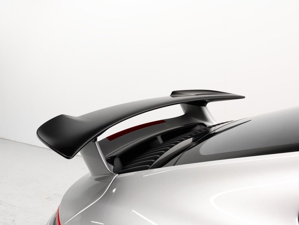 Porsche 992 2025