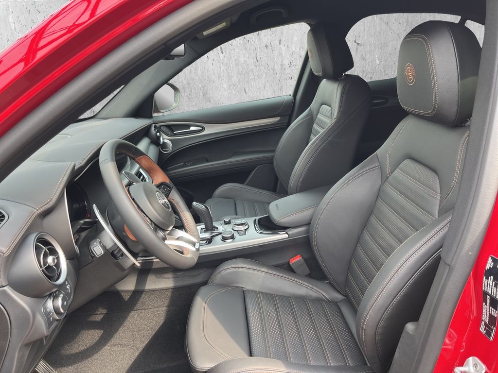 Alfa Romeo Stelvio 2025