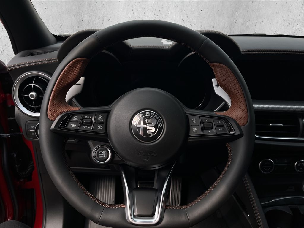 Alfa Romeo Stelvio 2025