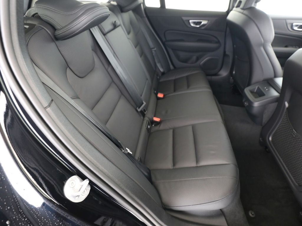 Volvo V60 2024