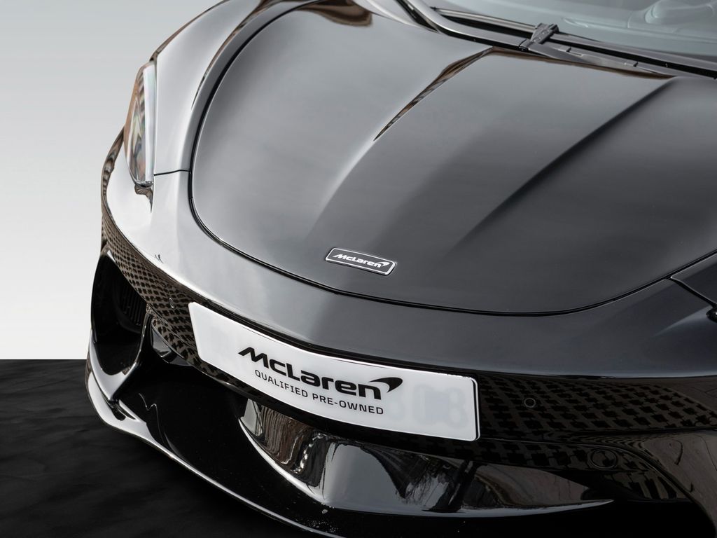 McLaren GT 2024