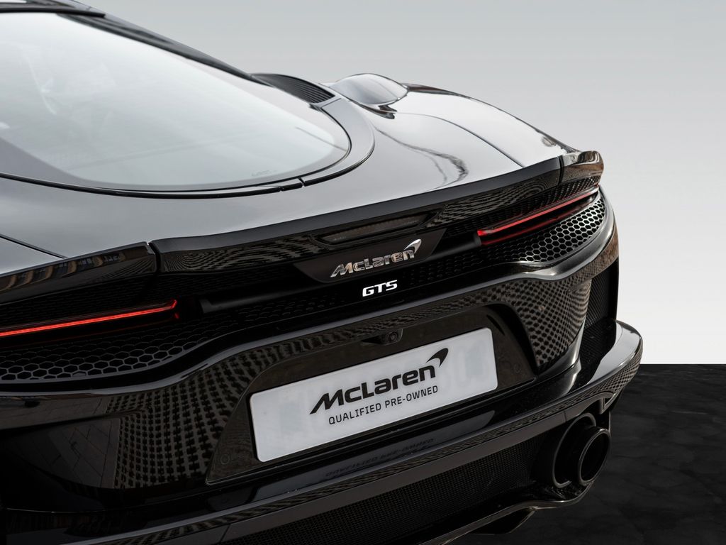 McLaren GT 2024