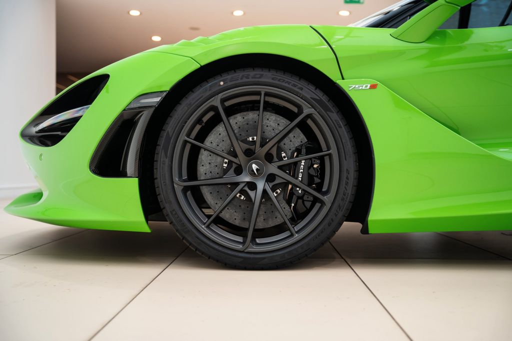 McLaren 750S 2025