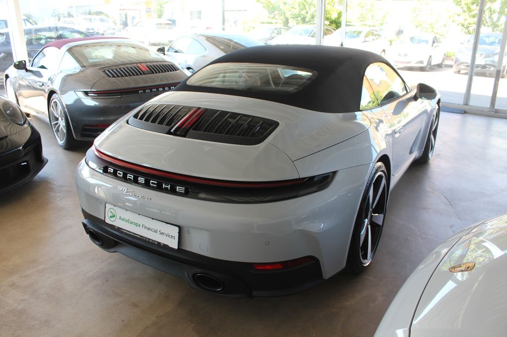 Porsche 992 2025