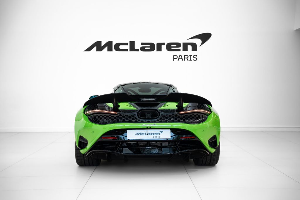 McLaren 750S 2025