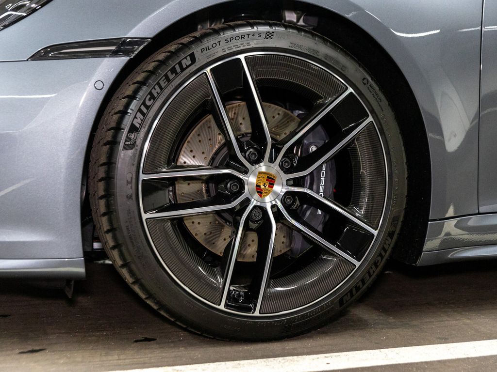 Porsche 992 2025
