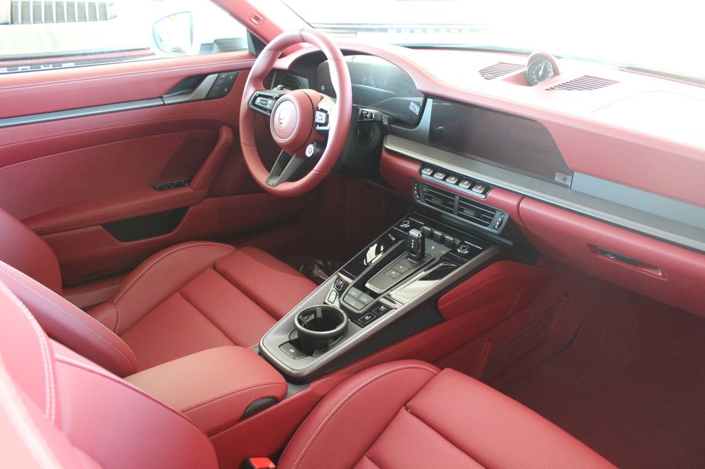 Porsche 992 2025