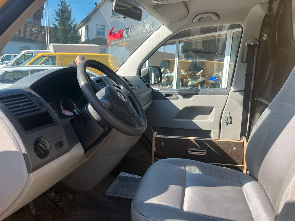Volkswagen T5 Transporter 2013