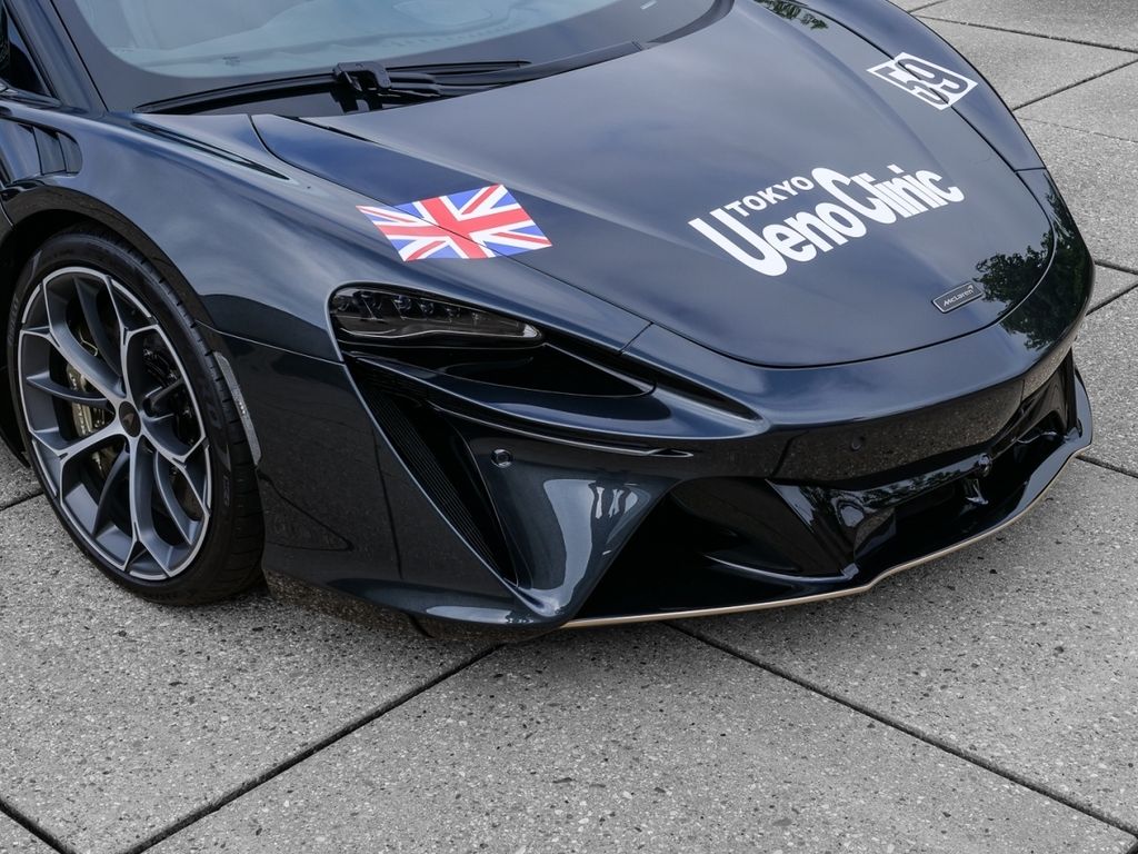 McLaren Artura 2025