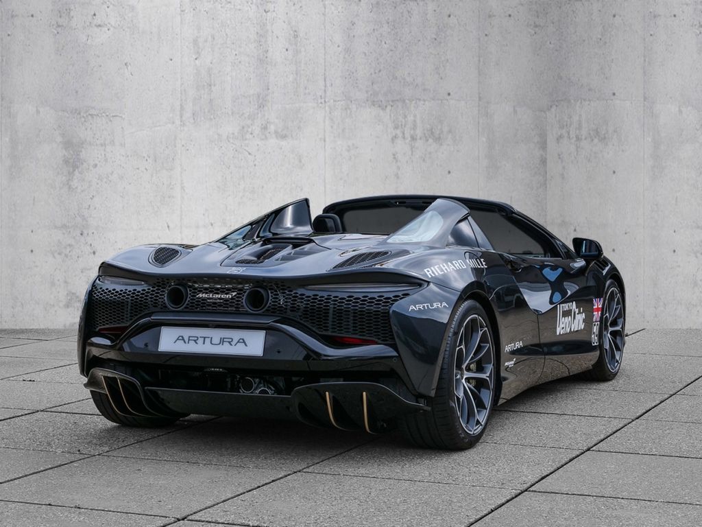 McLaren Artura 2025
