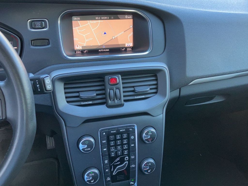 Volvo V40 2018