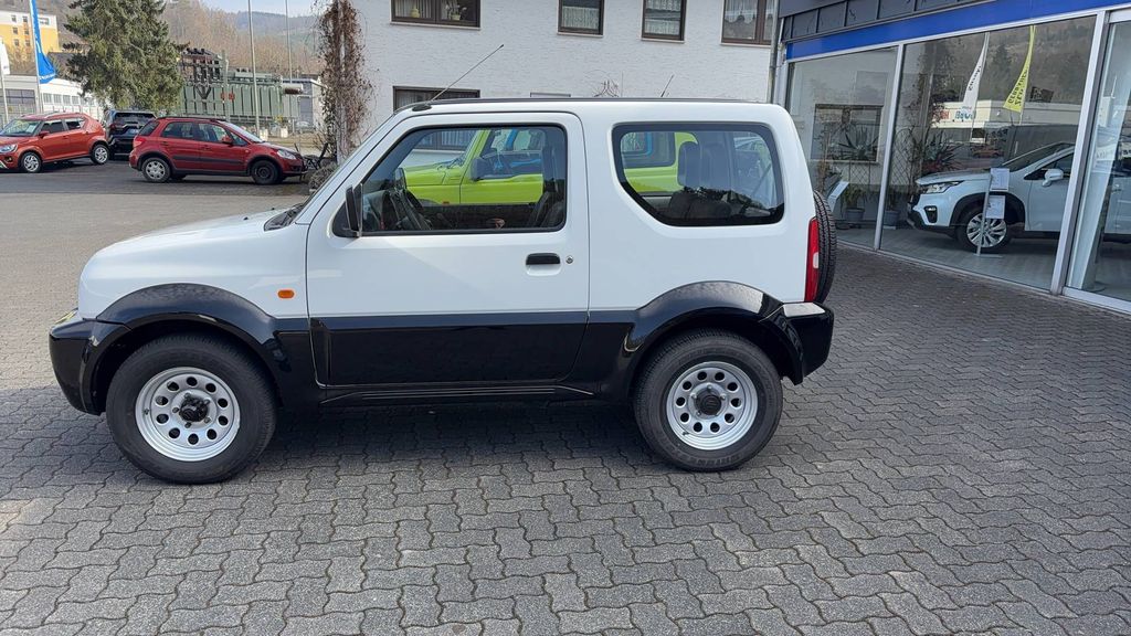 Suzuki Jimny 2011