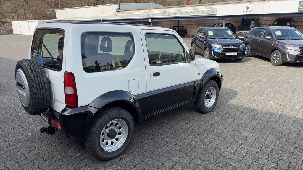 Suzuki Jimny 2011
