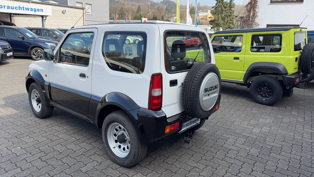 Suzuki Jimny 2011