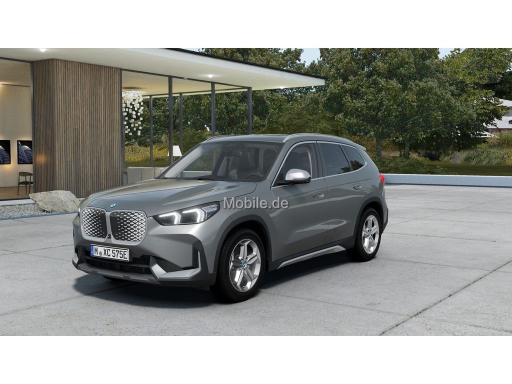 BMW iX1