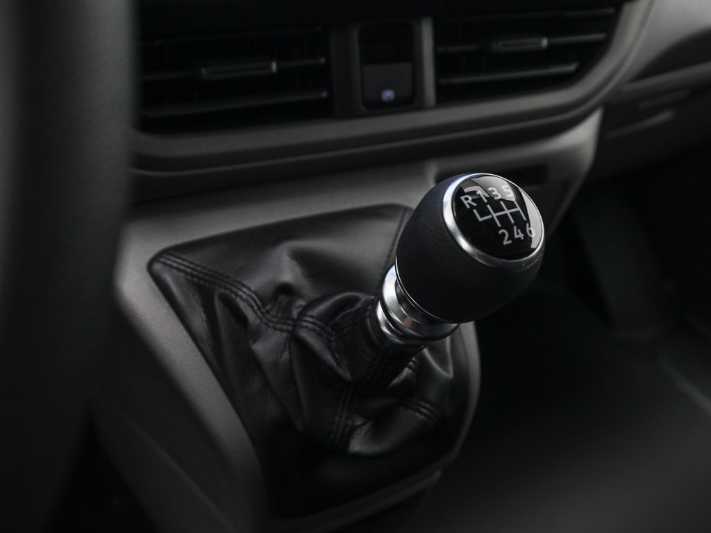 Volkswagen T7 Transporter 2025