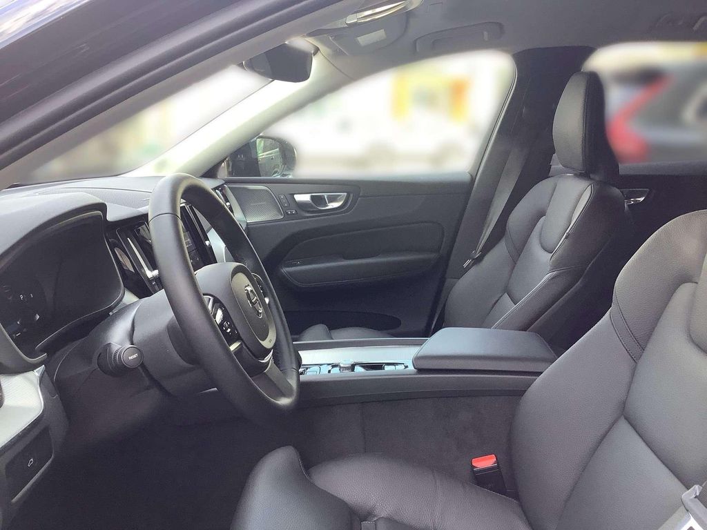 Volvo XC60 2025