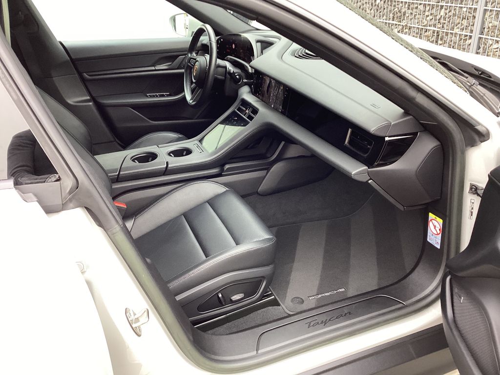 Porsche Taycan 2022