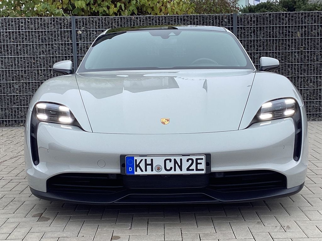 Porsche Taycan 2022
