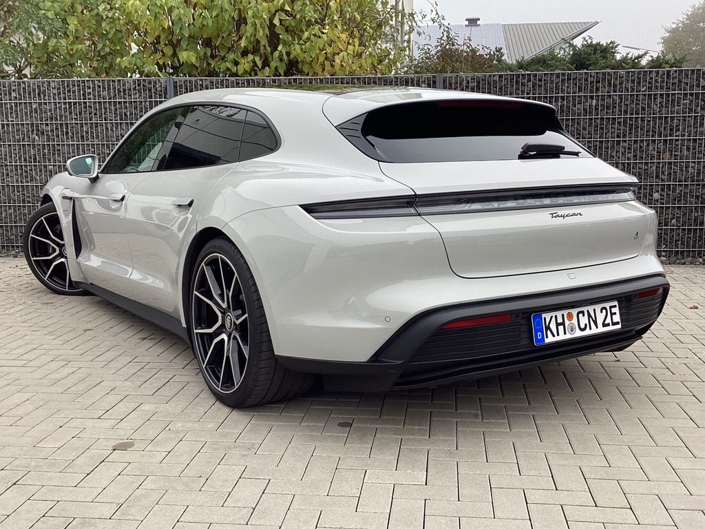 Porsche Taycan 2022