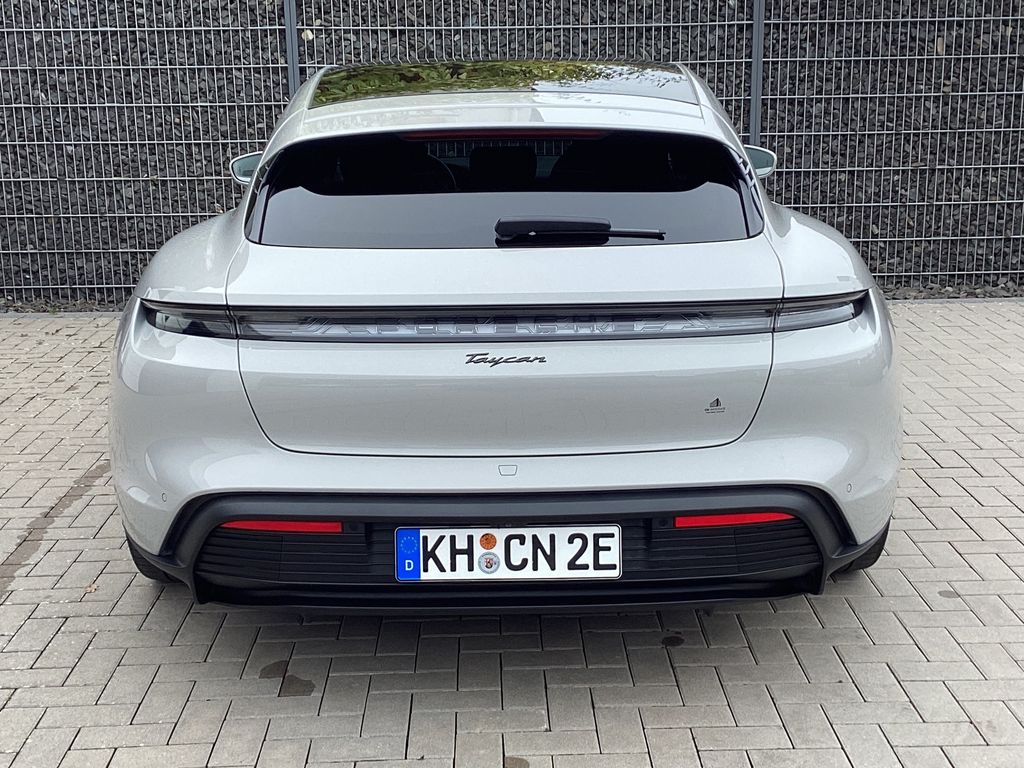 Porsche Taycan 2022