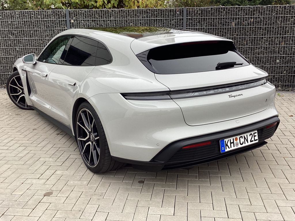 Porsche Taycan 2022