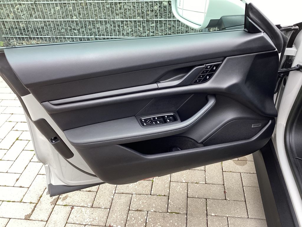Porsche Taycan 2022