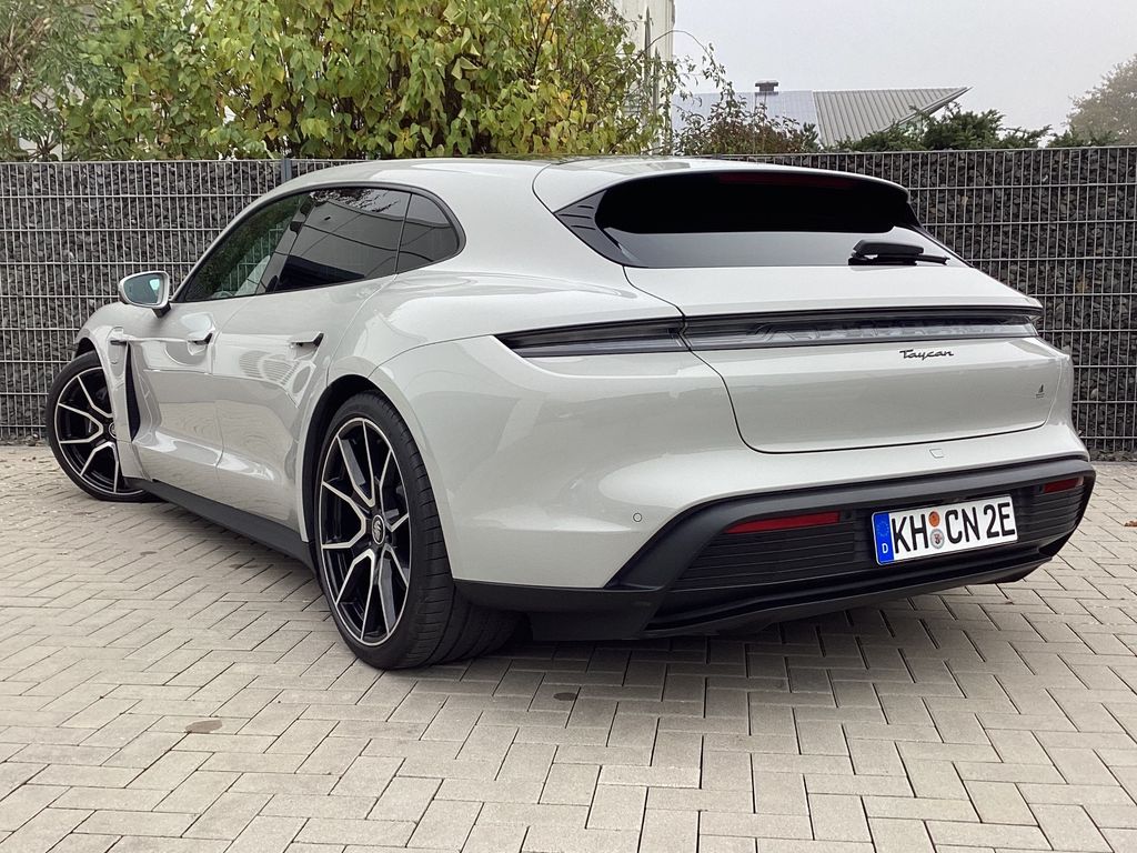 Porsche Taycan 2022