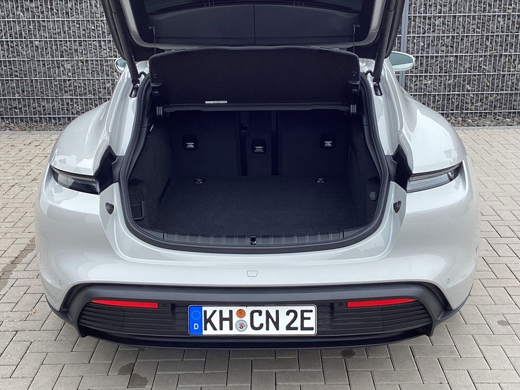 Porsche Taycan 2022