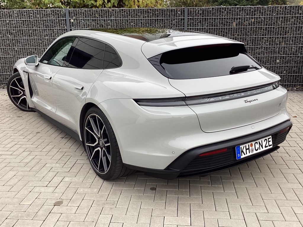 Porsche Taycan 2022