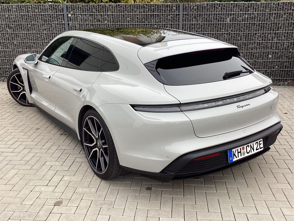 Porsche Taycan 2022