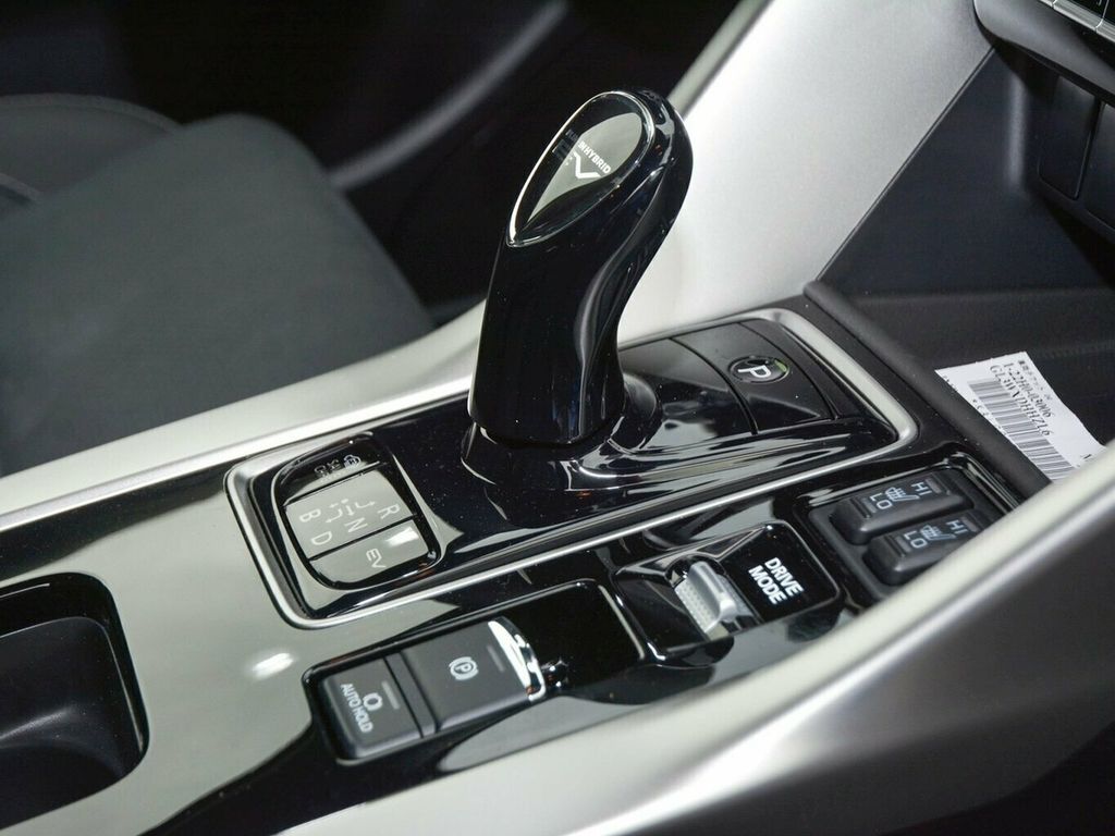 Mitsubishi Eclipse Cross 2024