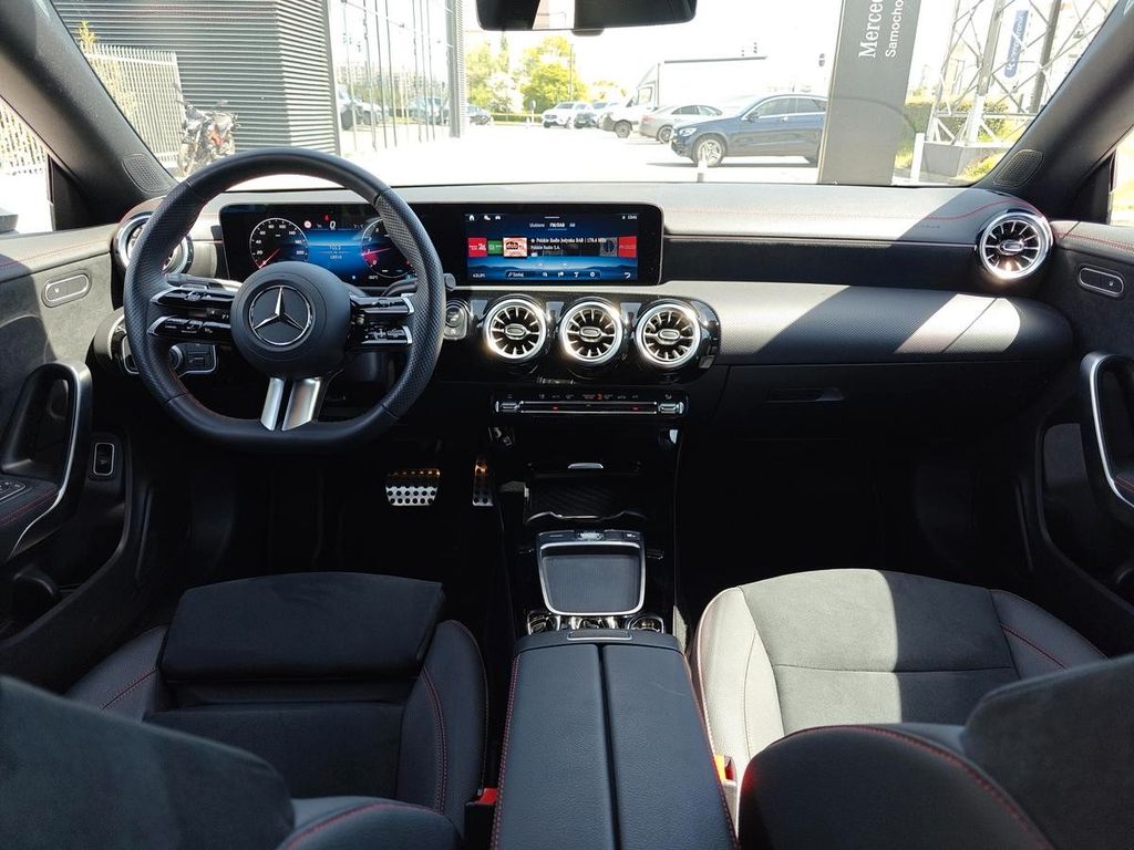Mercedes-Benz CLA 200 2024