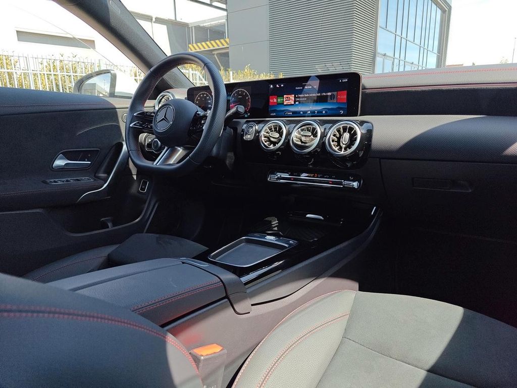 Mercedes-Benz CLA 200 2024