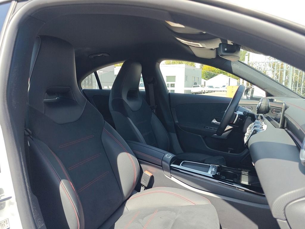 Mercedes-Benz CLA 200 2024