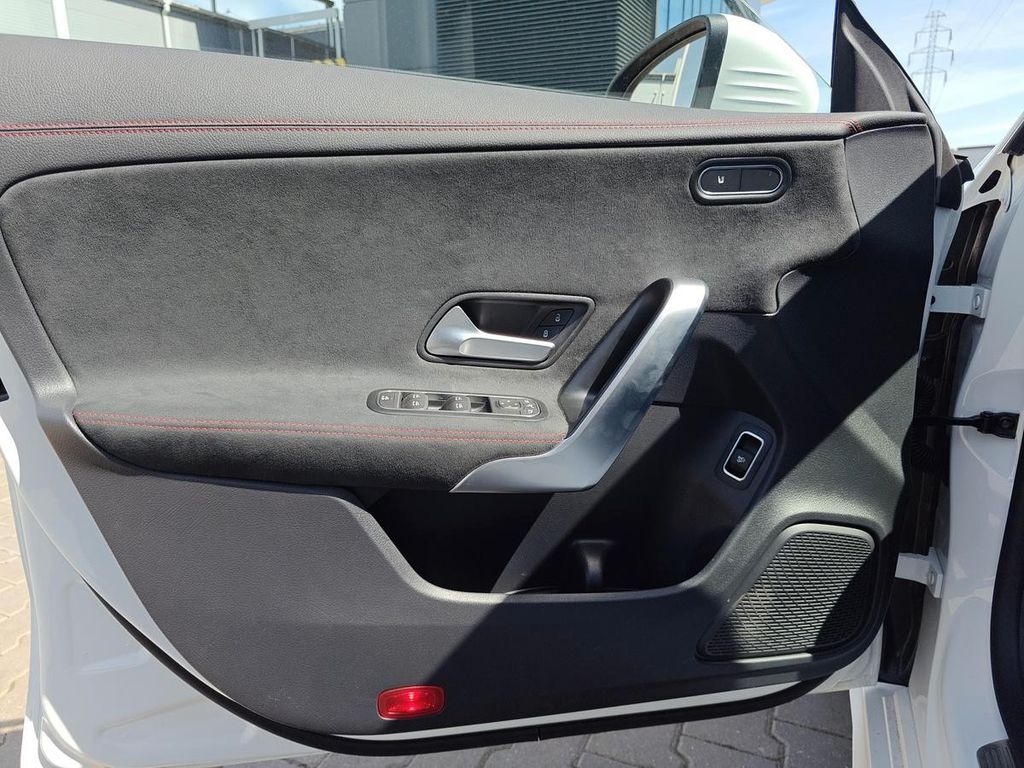Mercedes-Benz CLA 200 2024