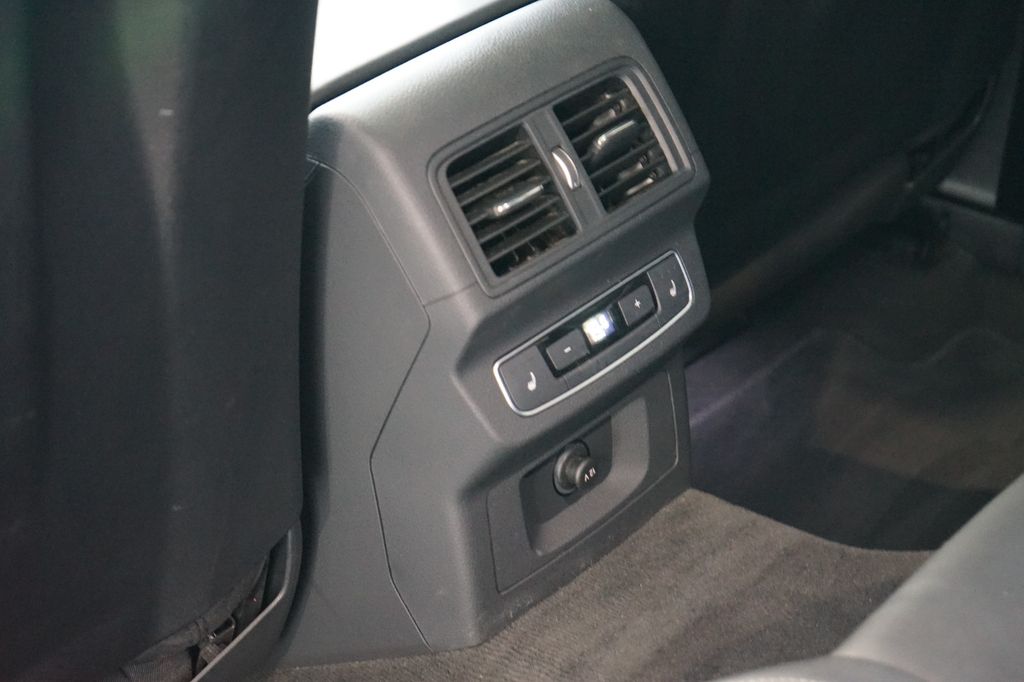 Audi SQ5 2024