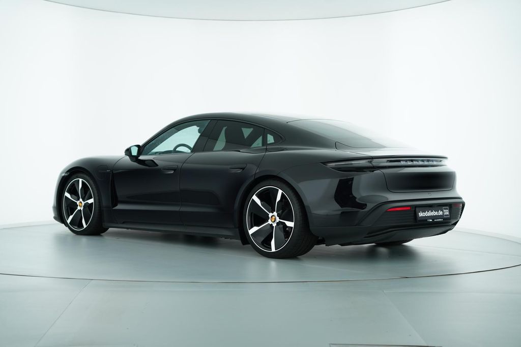 Porsche Taycan 2023
